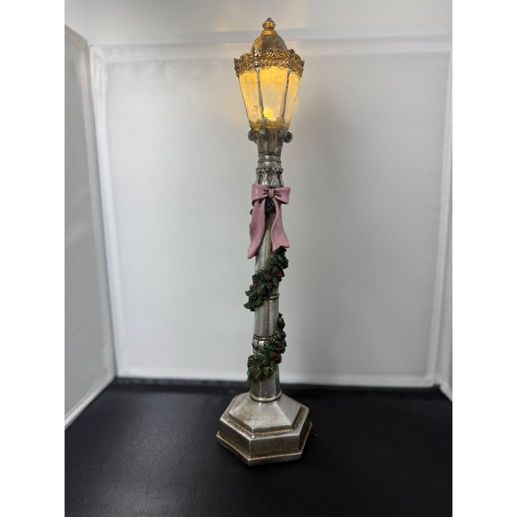 Vintage style Village Street Lamp Lighted Decoration Illuminated Christmas - Picture 1 of 10